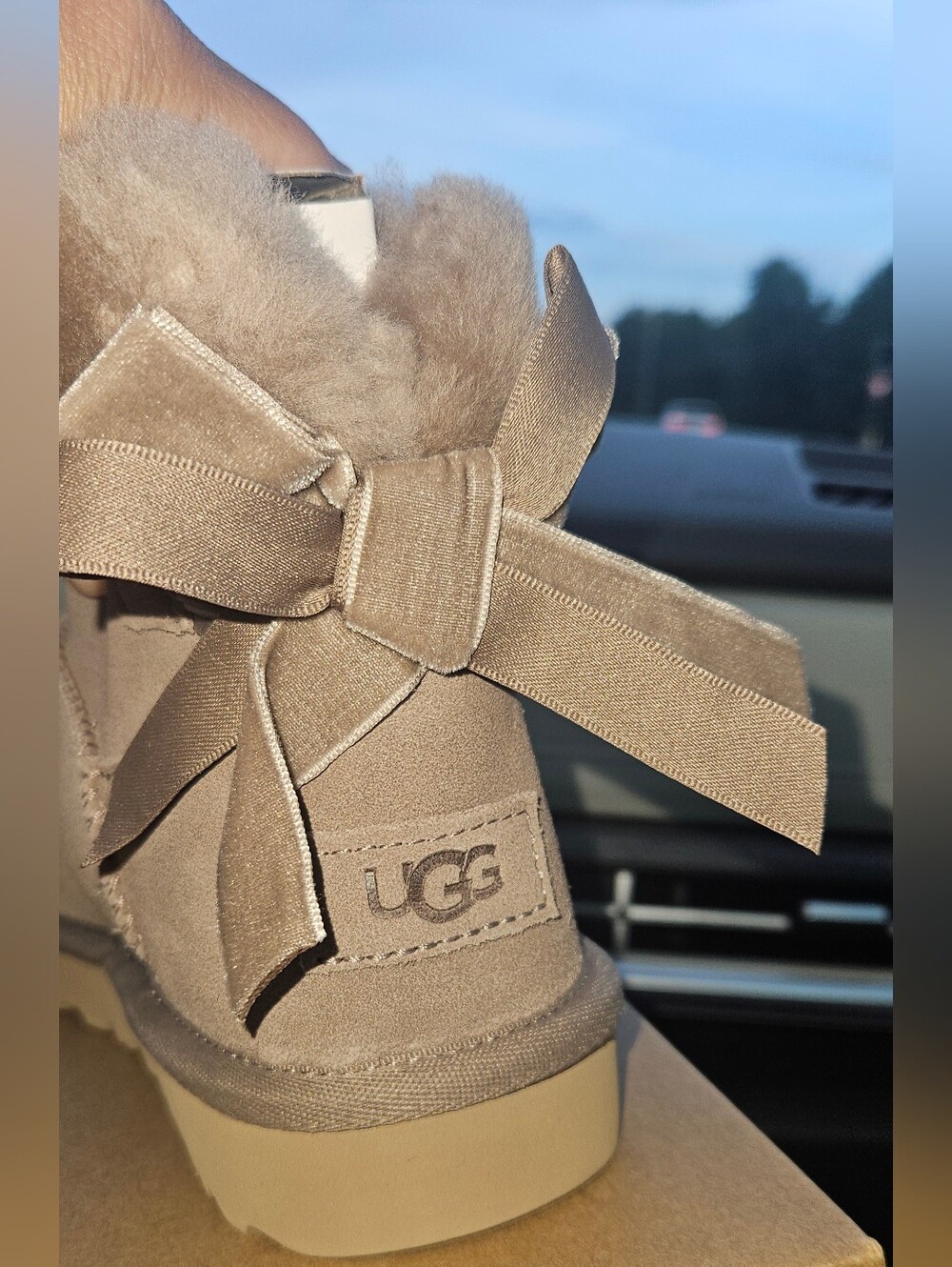 New UGG Mini Bailey Mixed Bow Women's Boots Shoes size US 6 - Picture 3 of 4